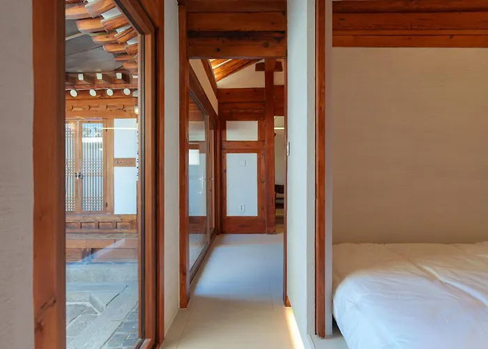 Bukchon Hanok - 'yul Jae' * Seoul